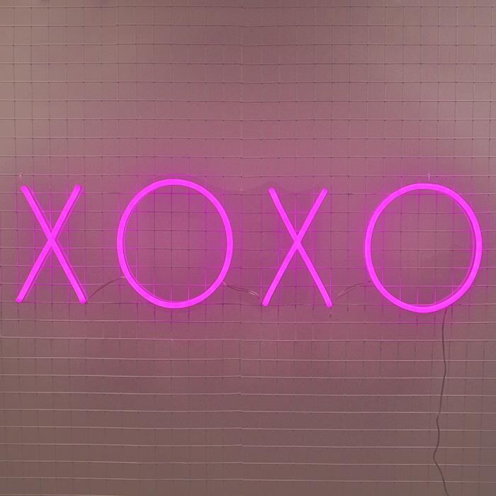 Xoxo Neon Sign adds romance to love-themed spaces