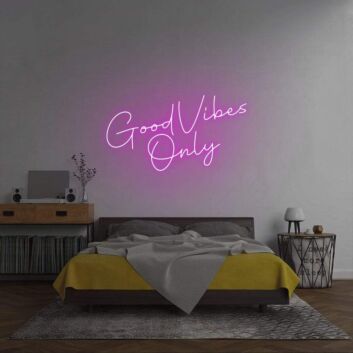 Good Vibes Only&#39; Neon Sign