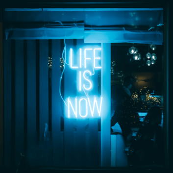 Life is Now Neon Sign: Seize the Moment