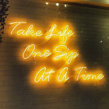 Rosé All Day: Let Your Nights Shine Bright with this Neon Sign!