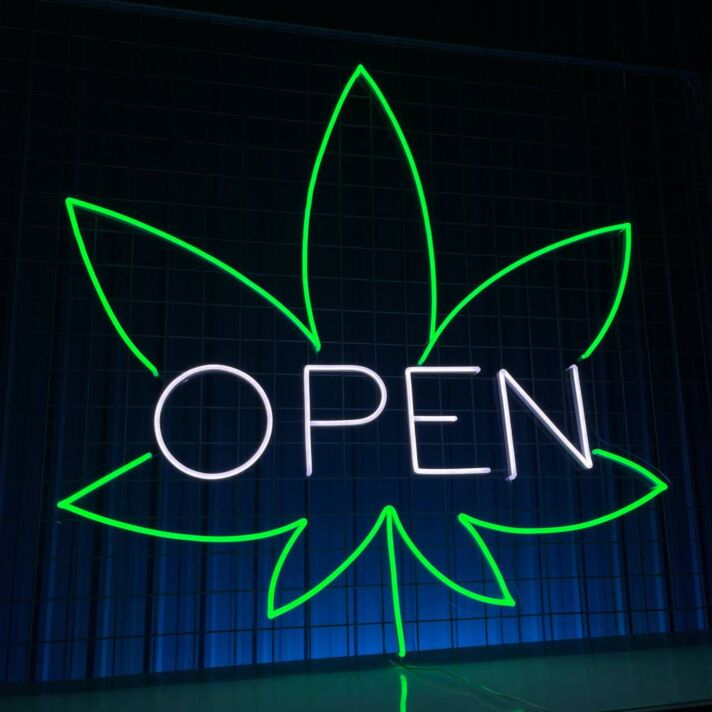 Weed Leaf Open Logo Led Neon Sign Smoking Machine Led Sign